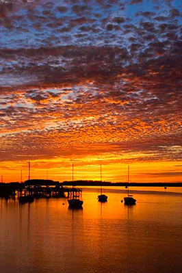 Vertical Lines on Sailboat